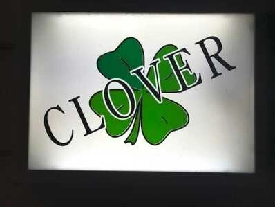 袋井市のスナック ＣＬＯＶＥＲの写真